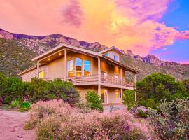 Luxury of the Ritz set in the National Forest，位于阿尔伯克基的自助式住宿