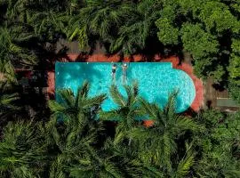 Nílu Puerto Escondido by Selina