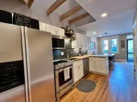 THE CONESTOGA HOUSE - THEATER & BUSINESS DISTRICT