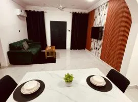 Modern 1 Bedroom Ground Floor Apartment with Serene Mountain Views, close to Aburi Walking Trail