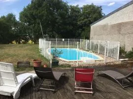 Grand gîte avec piscine, cheminée et terrasse près de Lunéville, idéal pour familles et groupes - FR-1-584-84