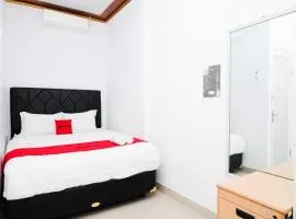 RedDoorz Syariah Near Stasiun Wates