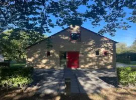 Sunny Family Bungalow by the Lake