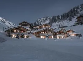 Aadla Walser-Chalets mit privater Sauna, Hotpot und Hotelservice