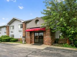 Econo Lodge Princeton，位于Princeton的木屋