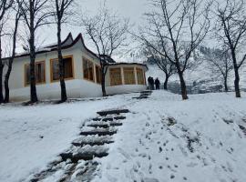 Riverside Challets Sharda，位于Shardi的酒店