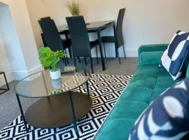 Leicester Comfort -M1, A47 contractor stays - Free parking