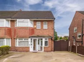 4 Bed Northenden Home Free Parking