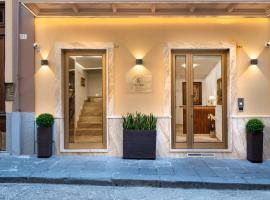 Hotel Odeon Napoli，位于那不勒斯的酒店