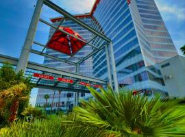 斯卡尔洛特珍珠度假酒店，位于比洛克西的酒店