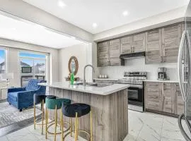 Designer Home in Niagara Falls