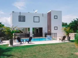 Private Pool Home Beach 15 min Drive