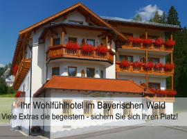 Hotel zur Linde - Bayerischer Wald - aktivCard mit 154 kostenfreien Leistungen - kostenloser Parkplatz，位于洛贝格的酒店