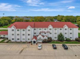 Ramada Limited by Wyndham, Bloomington I-55 & I-74 IL，位于布卢明顿的酒店