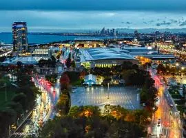 Entire Lux suite - Fascinating Skyview - GYM, and Pool - Book 4 weeks save 50 percent