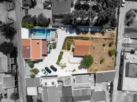ELI - Villa com 2 casas independentes - HolidaysPT