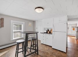 2nd Flr Large 1 Bed - Short to Midterm Rental，位于埃克塞特的酒店