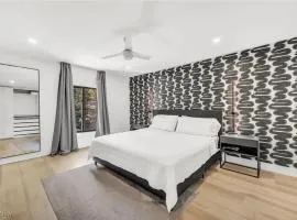 Akron - 4BR Modern Home