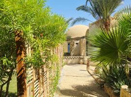 Fayoum Art Center，位于Tunis的带停车场的酒店