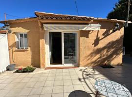 Petite maison ind&eacute;pendante，位于滨海卡涅的乡村别墅