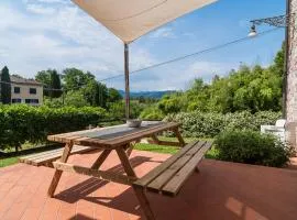 At Chica's House - Lucca