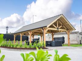 Northern Bank House Apartments by Escape Ordinary，位于Kesh的酒店