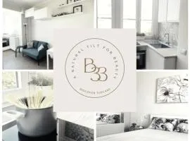 B33 A natural tilt for beauty