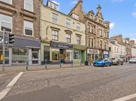 Comfortable 4 Bedroom Apartment - Hawick