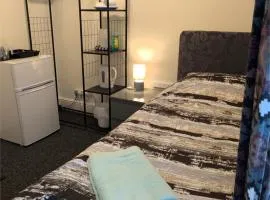 Minimum 4 nights & longer at City Vacations Kettering town Single Room available for short & longer stays Deals given on longer regular stays