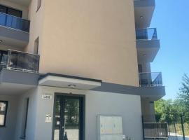 Апартамент САМИ 102，位于多布里奇的酒店