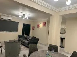 3 Bed Apartment Sleeps 6 - EnSuites Parking Wifi