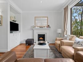 Villa Piccola Casa, Premier 2 Storey Villa, 2 Bedrooms, both with private ensuites, with third toilet on the ground floor，位于波高尔宾的酒店