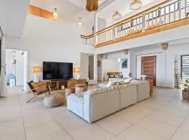 Spacious 3BR Oceanfront Retreat Paea Tahiti