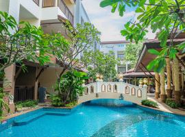 Quality Beach Resorts and Spa Patong，位于芭东海滩的带热水浴缸的酒店