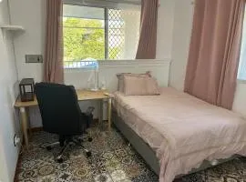 Mains Rd only share bathroom with one room M3
