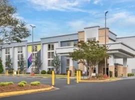 Spark by Hilton Atlanta Airport South College Park