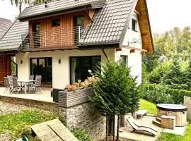 Mazursko - komfortowe domy 8 osobowe nad jeziorem, balia lub sauna