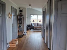 Newly built accommodation close to sea & nature, Varberg，位于瓦尔贝里的酒店