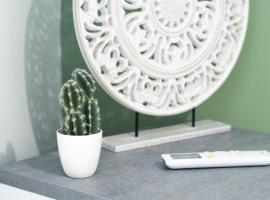 DIoOr luxurious suites By Dahlia，位于帕切维拉的酒店