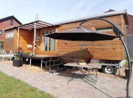 Tiny house with view of nature，位于科斯费尔德的酒店