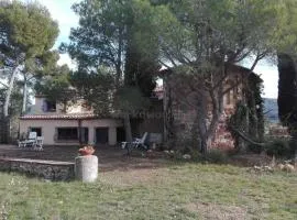 Masía con capilla en parque natural