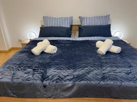 Charmante, ruhige Erdgeschosswohnung mit Balkon，位于吕登沙伊德的酒店