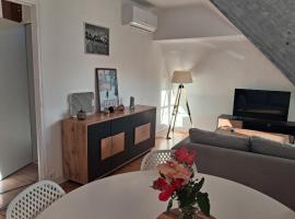 Appartement renové 46m2 - Climatisé, Calme et proche commodités，位于图勒的酒店