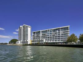 斯贝尔曼德拉酒店，位于曼哲拉的酒店