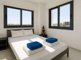 Bright Stylish Flat With Balcony & Shared Pool，位于Scala的酒店