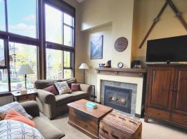 Stones Throw #38 By Bear Country，位于太阳峰的酒店