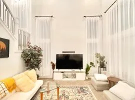 NEW 4-bed 4-bath Stylish House with Mountain View and 2 garages