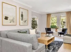 Village House - A Stylish Stay in the Adelaide Hills