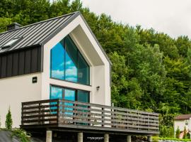 Domki na Szczycie - balia jacuzzi na wyłączność，位于Krzeszna的滑雪度假村