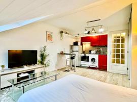 Le Chaleureux，位于Marignier的酒店